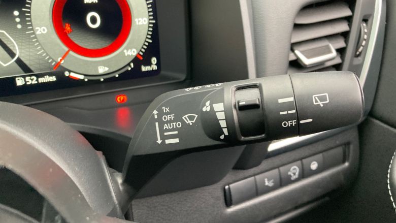 Nissan Qashqai 1.3 DiG-T MH Premiere Edition 5dr Petrol Hatchback